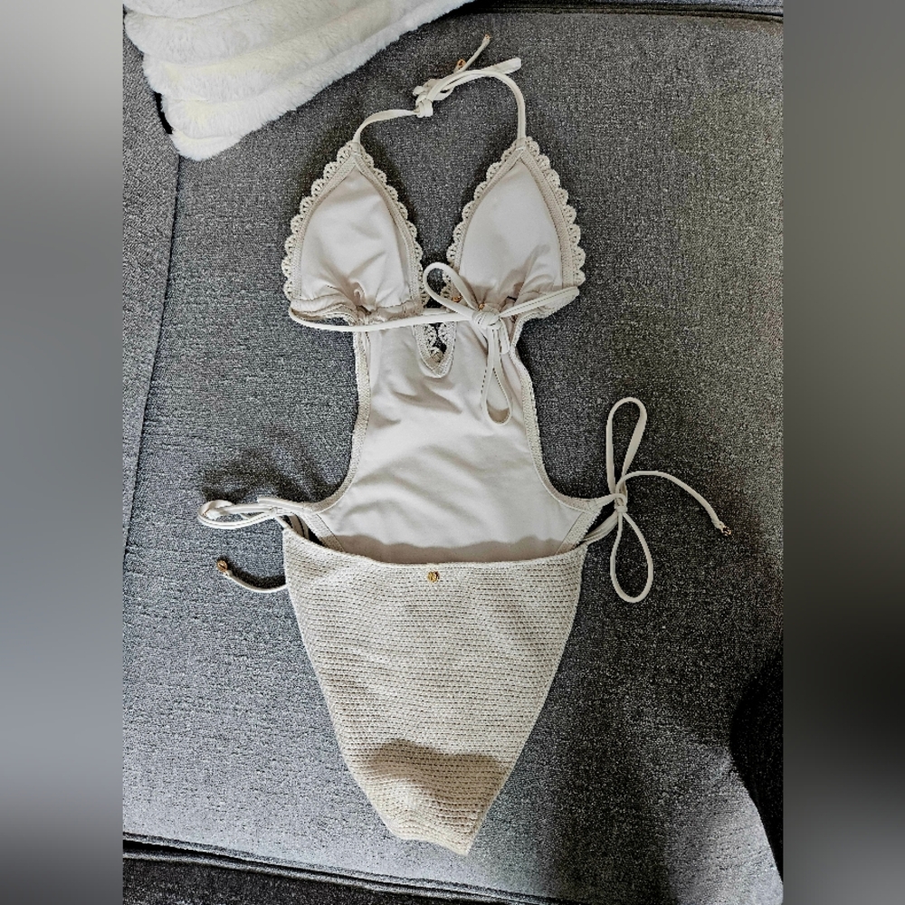 Victoria Secret Beige Crochet One-Piece Monokini Size Medium - Picture 4 of 8